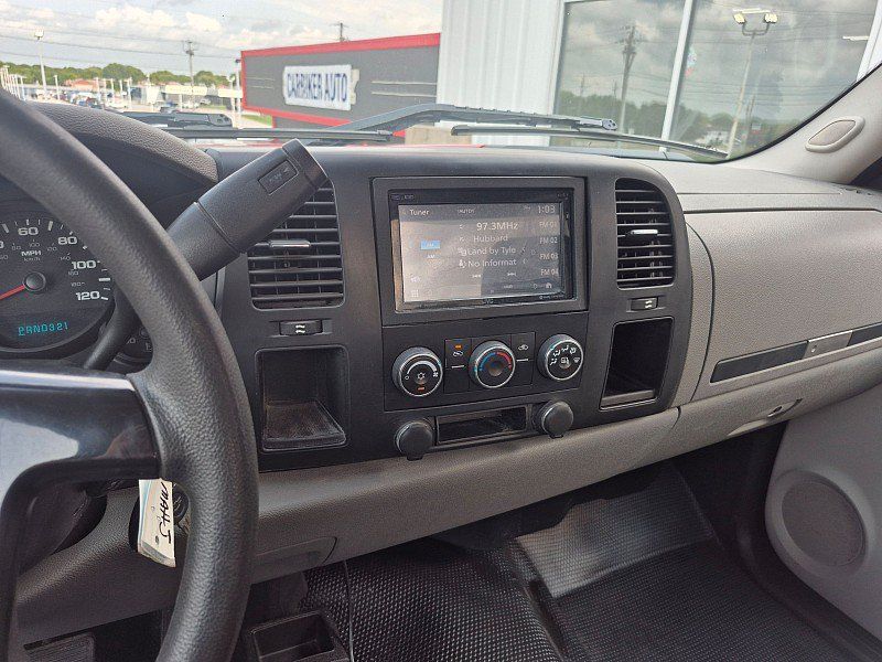 Used 2007 Chevrolet Silverado 1500 W/T w/ Towing Package AWD/4WD image 13