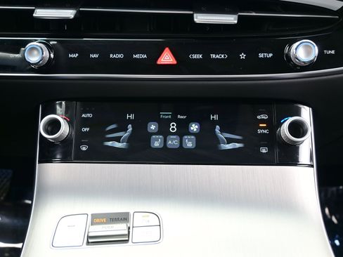 Certified 2026 Genesis GV70 2.5T Select image 21