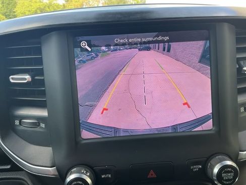Used 2019 RAM 1500 Big Horn AWD/4WD image 3