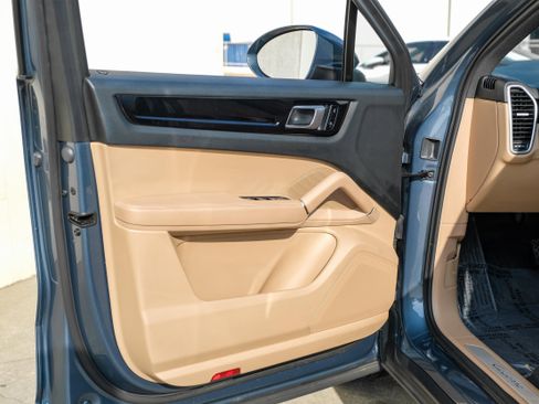 Used 2019 Porsche Cayenne image 37