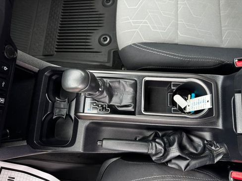 Used 2022 Toyota Tacoma 4x4 Double Cab image 37