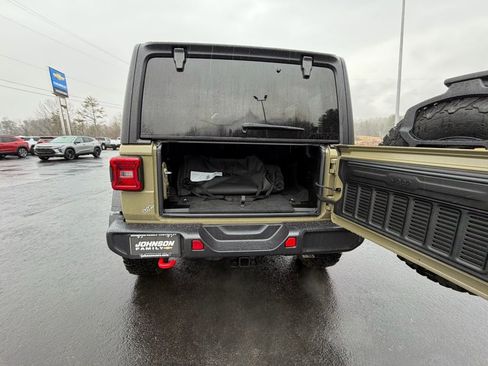 Used 2025 Jeep Wrangler Unlimited Rubicon image 21