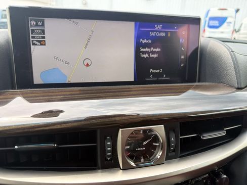 Used 2019 Lexus LX 570 4WD w/ Luxury Package image 3