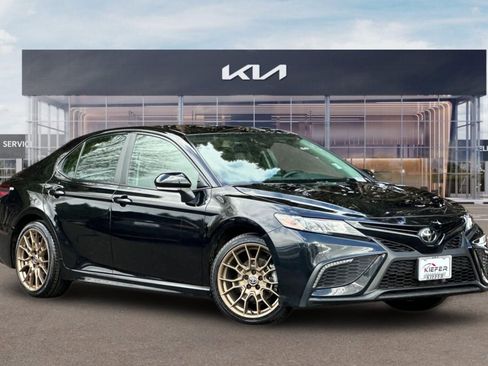 Used 2024 Toyota Camry SE AWD/4WD image 2
