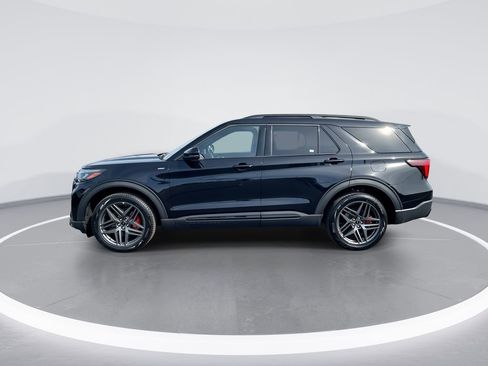 Used 2025 Ford Explorer ST-Line w/ ST-Line Street Pack AWD/4WD image 5