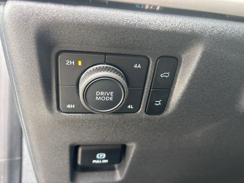 Used 2025 Ford Expedition Active image 16