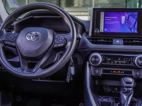 Used 2024 Toyota RAV4 LE FWD image 15