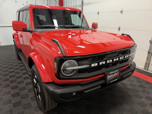 Used 2023 Ford Bronco Outer Banks AWD/4WD image 10