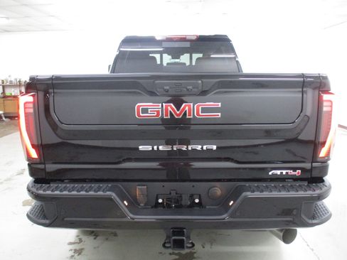 New 2026 GMC Sierra 2500 AT4 w/ AT4 Premium Plus Package AWD/4WD image 10