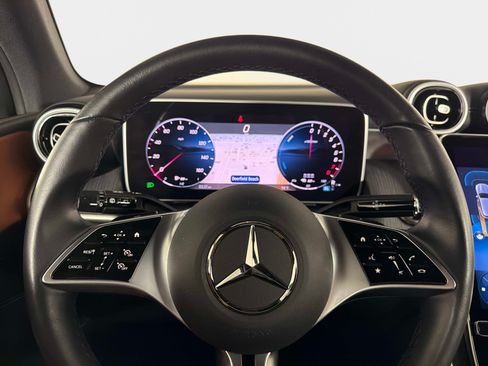 Used 2025 Mercedes-Benz GLC 350e 4MATIC image 42