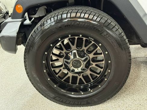 Used 2018 Jeep Wrangler Unlimited Sport S AWD/4WD image 32