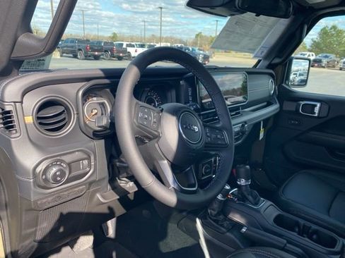 New 2026 Jeep Gladiator Sport AWD/4WD image 13