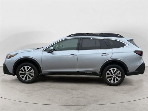 Used 2021 Subaru Outback Premium image 2