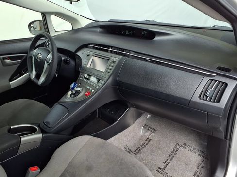 Used 2015 Toyota Prius Two FWD image 34