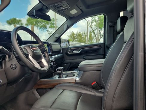 Used 2024 GMC Sierra 1500 SLT w/ SLT Premium Plus Package image 12