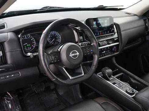 Used 2024 Nissan Pathfinder SL AWD/4WD image 24