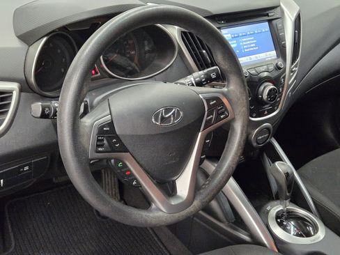 Used 2015 Hyundai Veloster FWD image 15