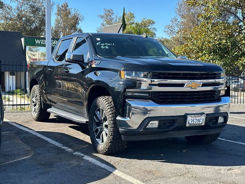 Used 2021 Chevrolet Silverado 1500 LT AWD/4WD image 2