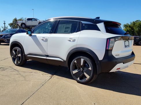 New 2026 Nissan Kicks SR w/ SR Premium Package image 3