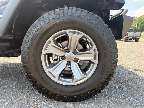 Used 2013 Jeep Wrangler Sport AWD/4WD image 24