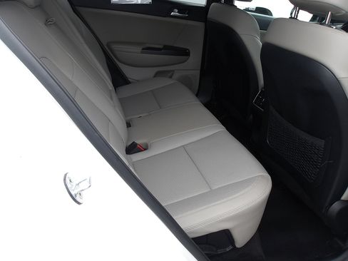 Used 2020 Kia Sportage S w/ S Sunroof Package image 11