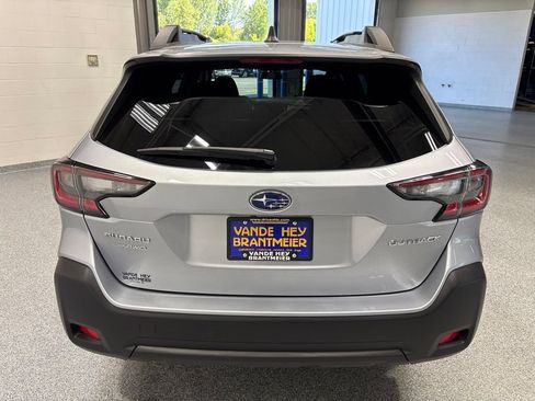 Used 2025 Subaru Outback Premium AWD/4WD image 6