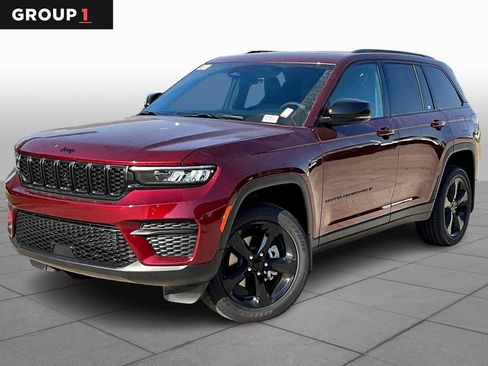 New 2025 Jeep Grand Cherokee Altitude image 1
