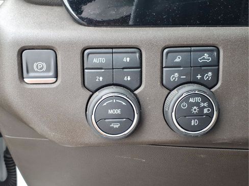 Used 2023 Chevrolet Silverado 1500 LTZ w/ LTZ Premium Package AWD/4WD image 9