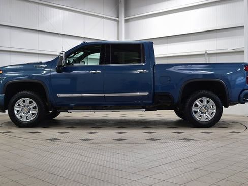 Used 2024 Chevrolet Silverado 3500 High Country w/ Technology Package image 4