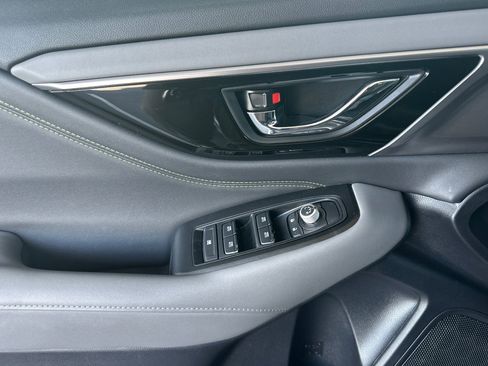 Used 2025 Subaru Outback Onyx Edition image 12