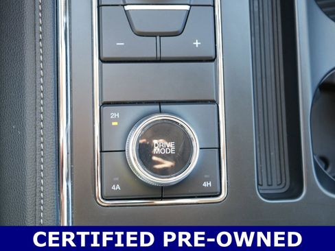 Certified 2024 Ford Expedition XLT image 28