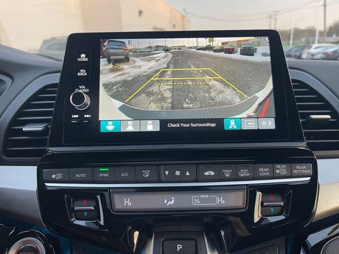 Certified 2025 Honda Odyssey Touring image 11