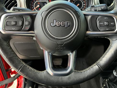 Used 2018 Jeep Wrangler Unlimited Sahara w/ Cold Weather Group AWD/4WD image 27