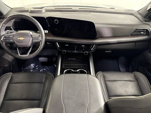 Certified 2025 Chevrolet Suburban Premier AWD/4WD image 15