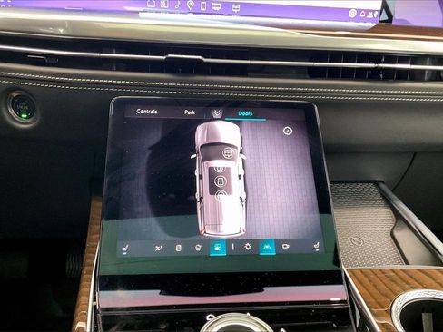 Used 2025 Cadillac Escalade Sport Platinum image 32