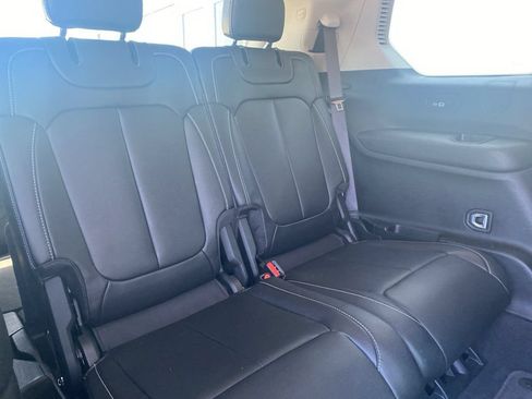 Used 2023 Jeep Grand Cherokee L Limited AWD/4WD image 15