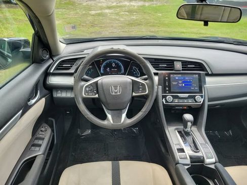 Used 2018 Honda Civic EX image 9