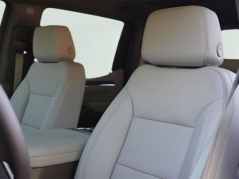 New 2026 GMC Sierra 1500 SLT image 10