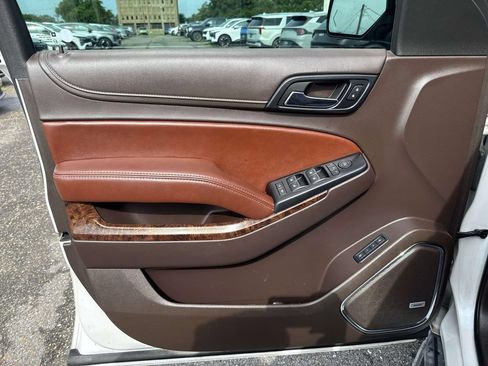 Used 2018 Chevrolet Suburban Premier RWD image 11