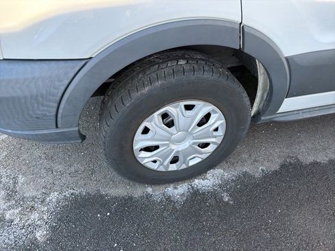 Used 2016 Ford Transit 250 130 Low Roof image 4