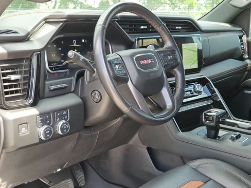 Used 2023 GMC Sierra 1500 AT4 w/ AT4 Premium Package AWD/4WD image 10