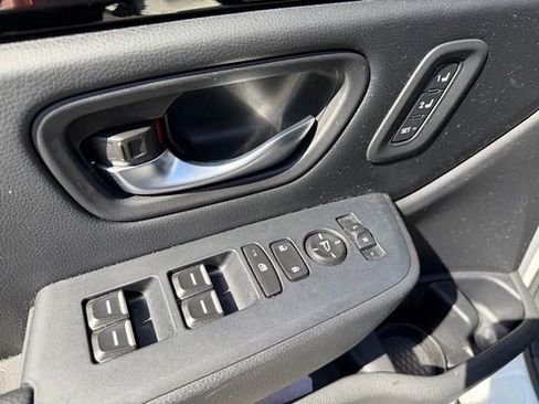 Used 2023 Honda Pilot Touring image 11