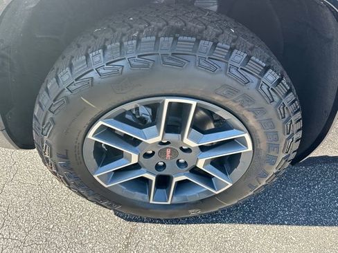 New 2026 GMC Terrain AT4 w/ Convenience Package III image 15