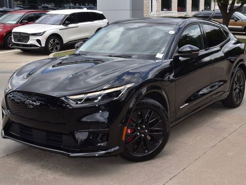 Certified 2025 Ford Mustang Mach-E Premium w/ Sport Appearance Package AWD/4WD image 39