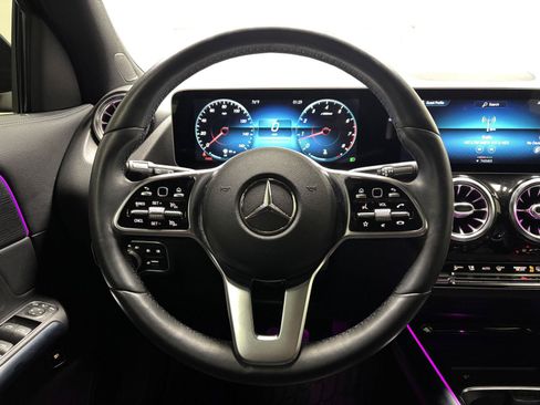 Used 2021 Mercedes-Benz GLA 250 4MATIC image 21