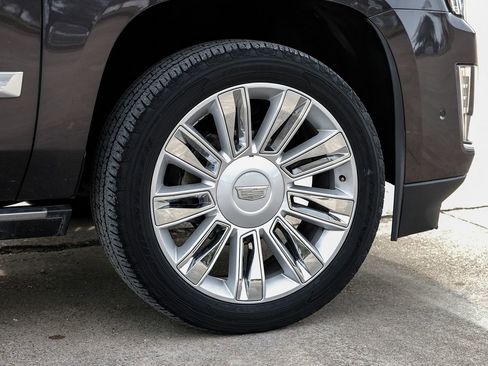 Used 2017 Cadillac Escalade Platinum image 48