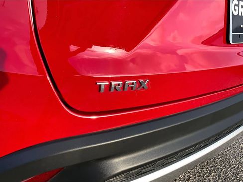 Used 2026 Chevrolet Trax LT FWD image 30