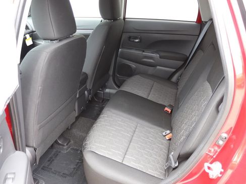 Used 2025 Mitsubishi Outlander Sport LE image 5