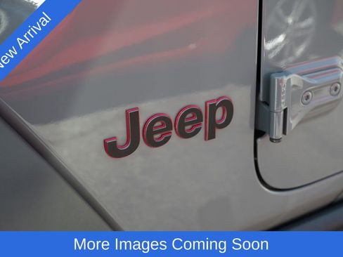 Used 2022 Jeep Gladiator Rubicon w/ Trailer Tow Package AWD/4WD image 10