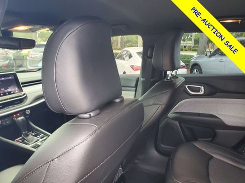 Used 2023 Jeep Compass Latitude AWD/4WD image 10